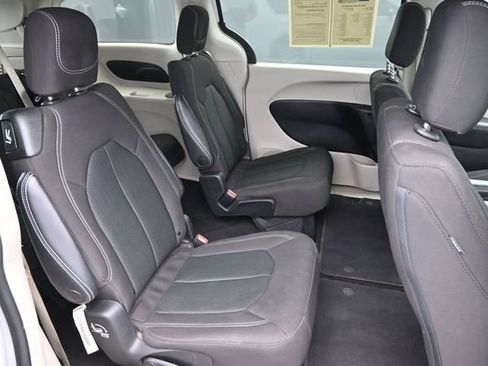 Used 2022 Chrysler Voyager LX FWD image 28