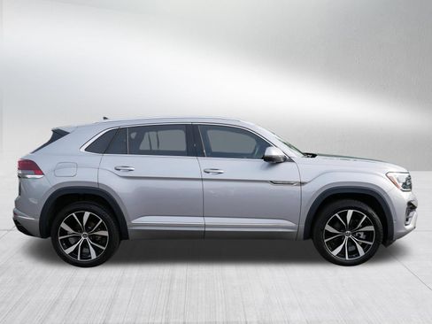 Used 2025 Volkswagen Atlas Cross Sport SEL Premium R-Line AWD/4WD image 8