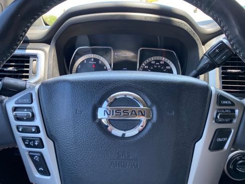 Used 2017 Nissan Titan PRO-4X AWD/4WD image 17
