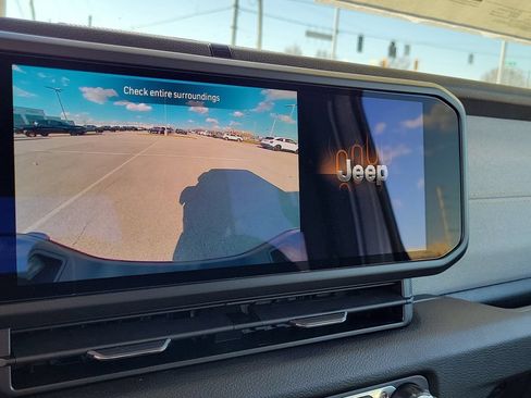 New 2025 Jeep Gladiator Sport AWD/4WD image 28