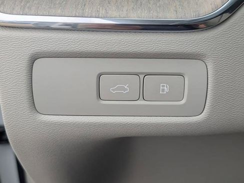 Used 2023 Volvo XC60 T8 Ultimate w/ Climate Package image 24