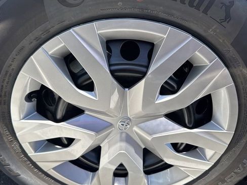 New 2026 Toyota Corolla Cross L FWD image 10