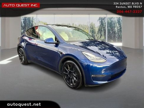 Used 2022 Tesla Model Y Long Range AWD/4WD image 3