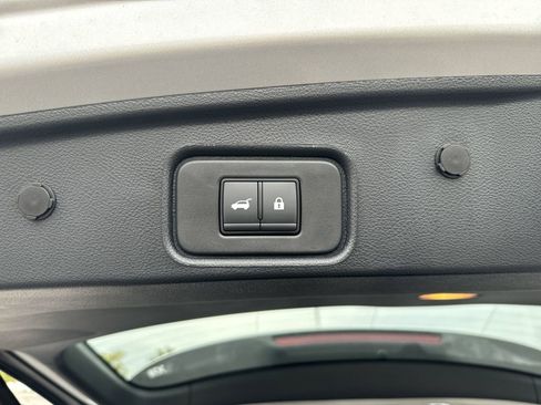 New 2025 Nissan Pathfinder SV w/ Black Appearance Package image 33