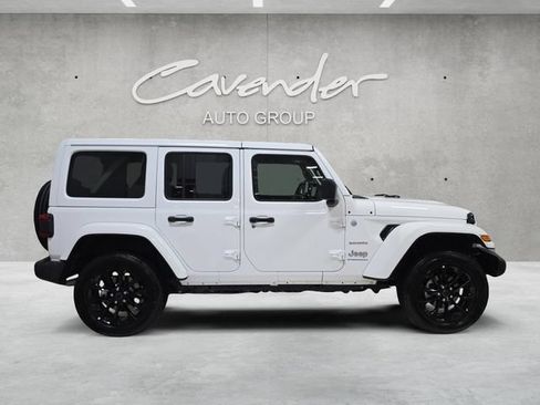 Used 2024 Jeep Wrangler Unlimited Sahara AWD/4WD image 17