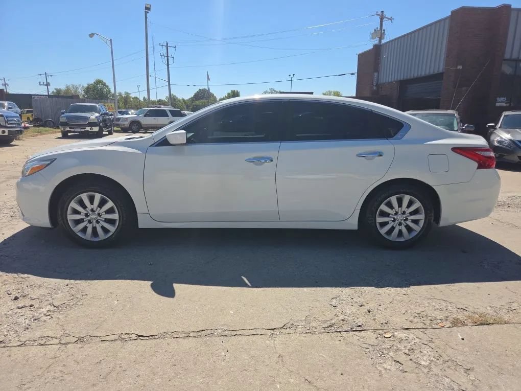 Used 2016 Nissan Altima 2.5 S FWD image 2