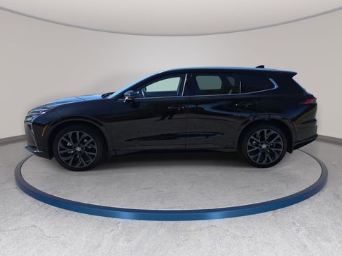 Used 2025 Toyota Crown Signia w/ Advanced Technology Package image 8