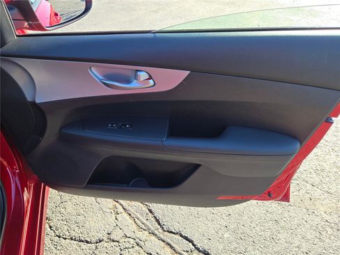 Used 2024 Kia Forte LXS image 6