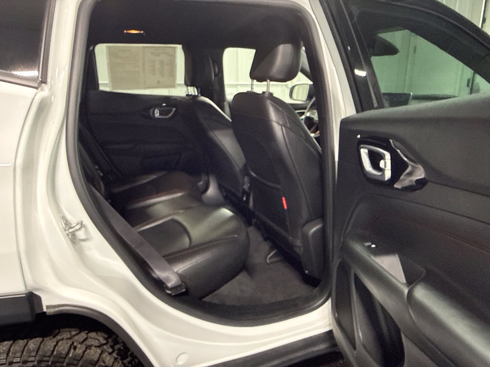 Used 2026 Jeep Compass Trailhawk AWD/4WD image 17