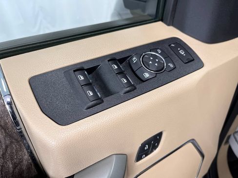 Used 2019 Ford F350 Lariat w/ Lariat Ultimate Package AWD/4WD image 17