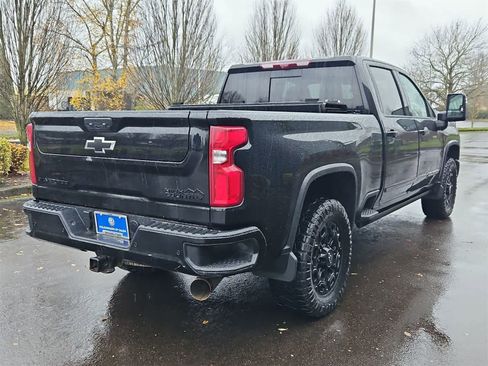 Used 2024 Chevrolet Silverado 2500 High Country w/ High Country Premium Package image 6