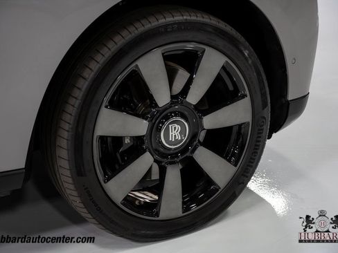 Used 2023 Rolls-Royce Cullinan AWD/4WD image 35