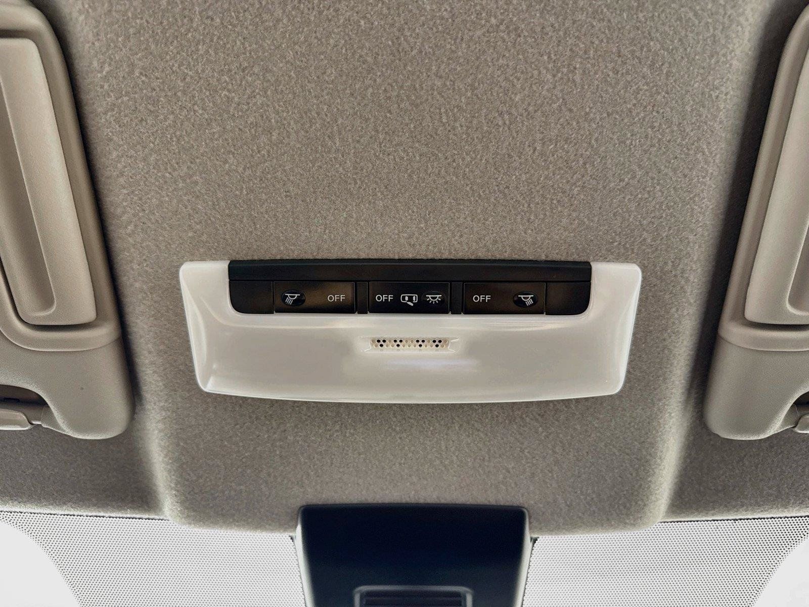 Used 2024 Nissan Kicks S FWD image 6