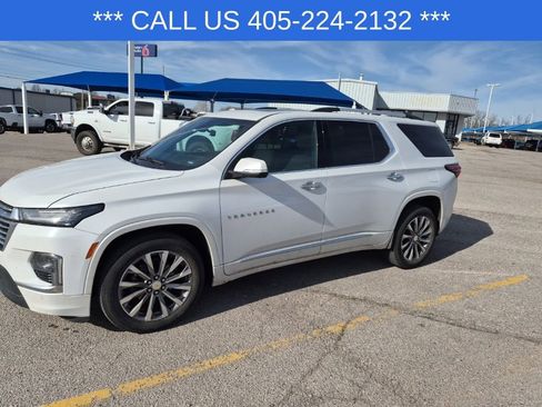 Used 2023 Chevrolet Traverse Premier image 2