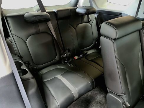 Used 2025 Honda Pilot EX-L image 26