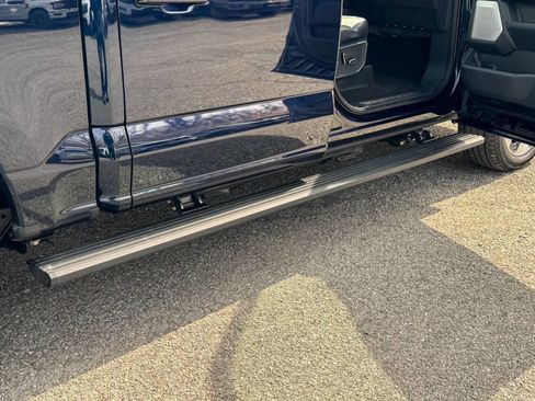 Used 2025 Ford F150 Lightning Platinum image 16