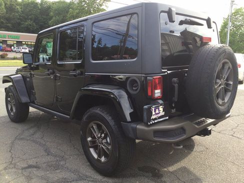 Used 2016 Jeep Wrangler Unlimited Sahara AWD/4WD image 10