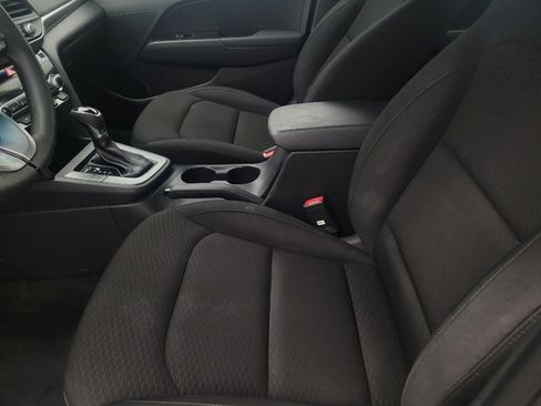 Used 2020 Hyundai Elantra SE w/ Cargo Package (C1) image 17