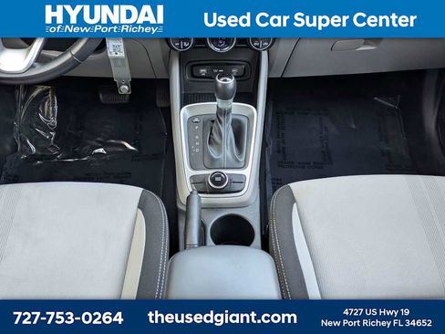 Certified 2023 Hyundai Venue SEL image 19