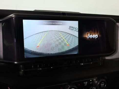 Used 2024 Jeep Wrangler Sport AWD/4WD image 6