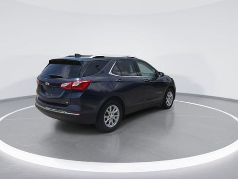 Used 2018 Chevrolet Equinox LT w/ Sun & Infotainment Package FWD image 11