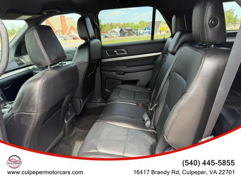 Used 2018 Ford Explorer XLT w/ Equipment Group 202A image 10