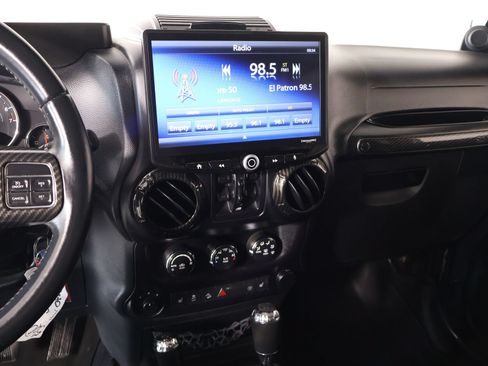 Used 2014 Jeep Wrangler Unlimited Rubicon w/ Connectivity Group AWD/4WD image 5