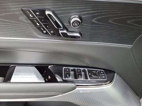 Used 2025 Cadillac Lyriq Luxury w/ LPO, Floor Liner Package AWD/4WD image 27