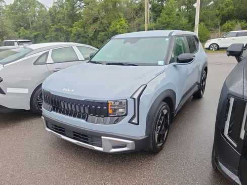 New 2027 Kia Seltos S FWD image 3