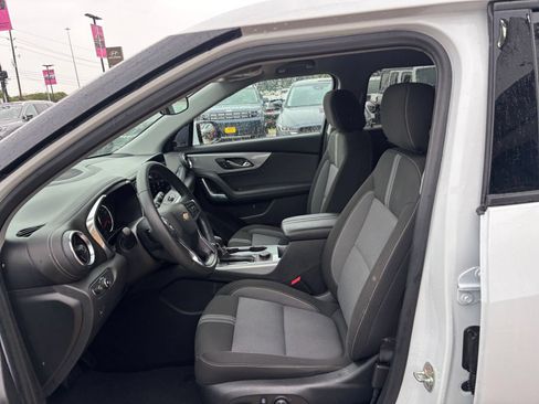 Used 2025 Chevrolet Blazer LT FWD image 29