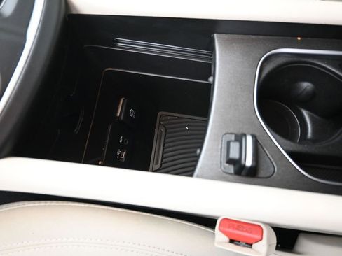 Used 2016 Chrysler 200 Limited image 20