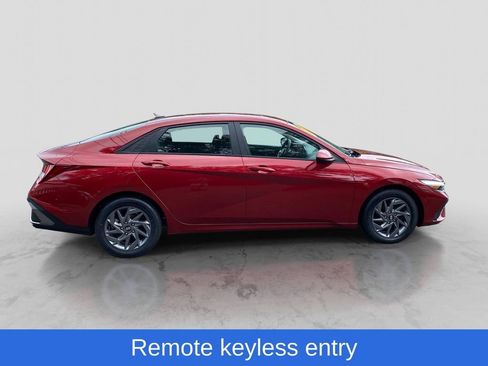 Used 2024 Hyundai Elantra SEL FWD image 4