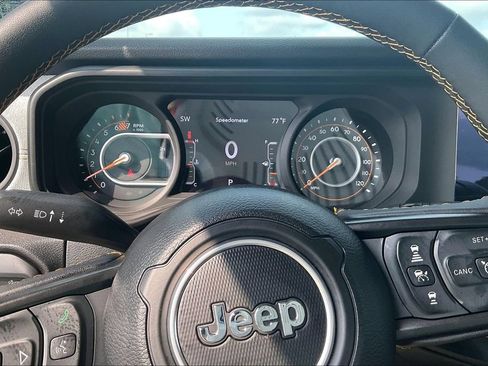 Used 2024 Jeep Wrangler Unlimited Sport AWD/4WD image 11