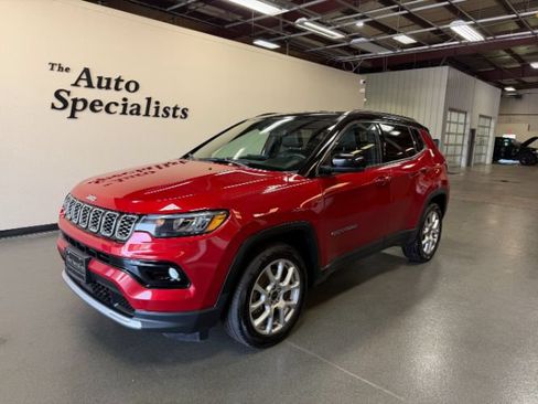 Used 2025 Jeep Compass Limited AWD/4WD image 1