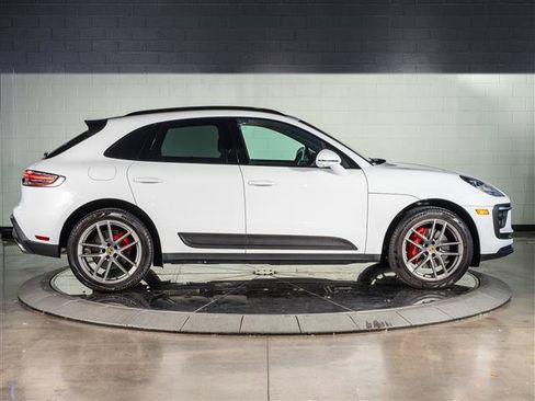 Certified 2025 Porsche Macan S AWD/4WD image 8