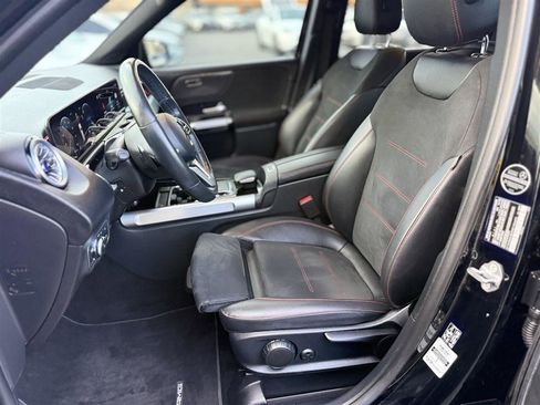 Used 2022 Mercedes-Benz GLB 250 4MATIC image 22