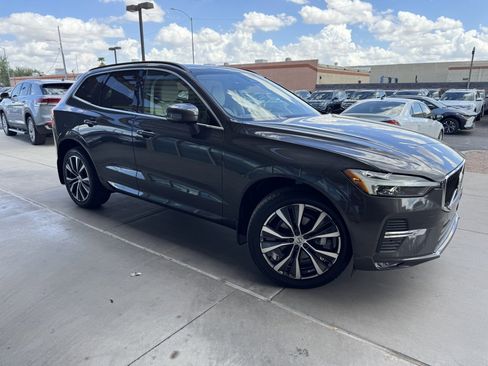 Used 2022 Volvo XC60 B5 Momentum image 6