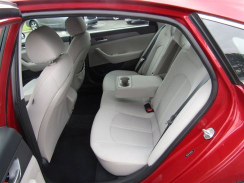 Used 2018 Hyundai Sonata SE FWD image 15