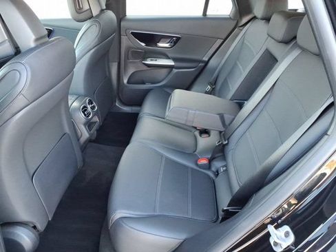 Used 2025 Mercedes-Benz GLC 350e 4MATIC image 18