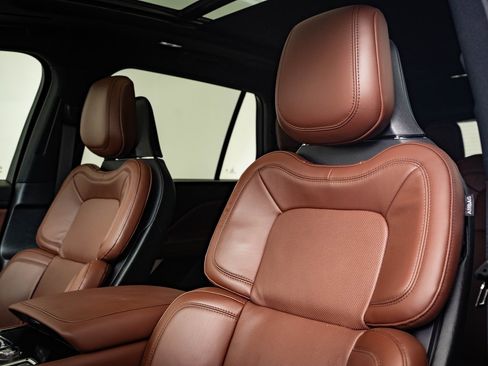 Used 2025 Lincoln Aviator Reserve w/ Equipment Group 201A image 22