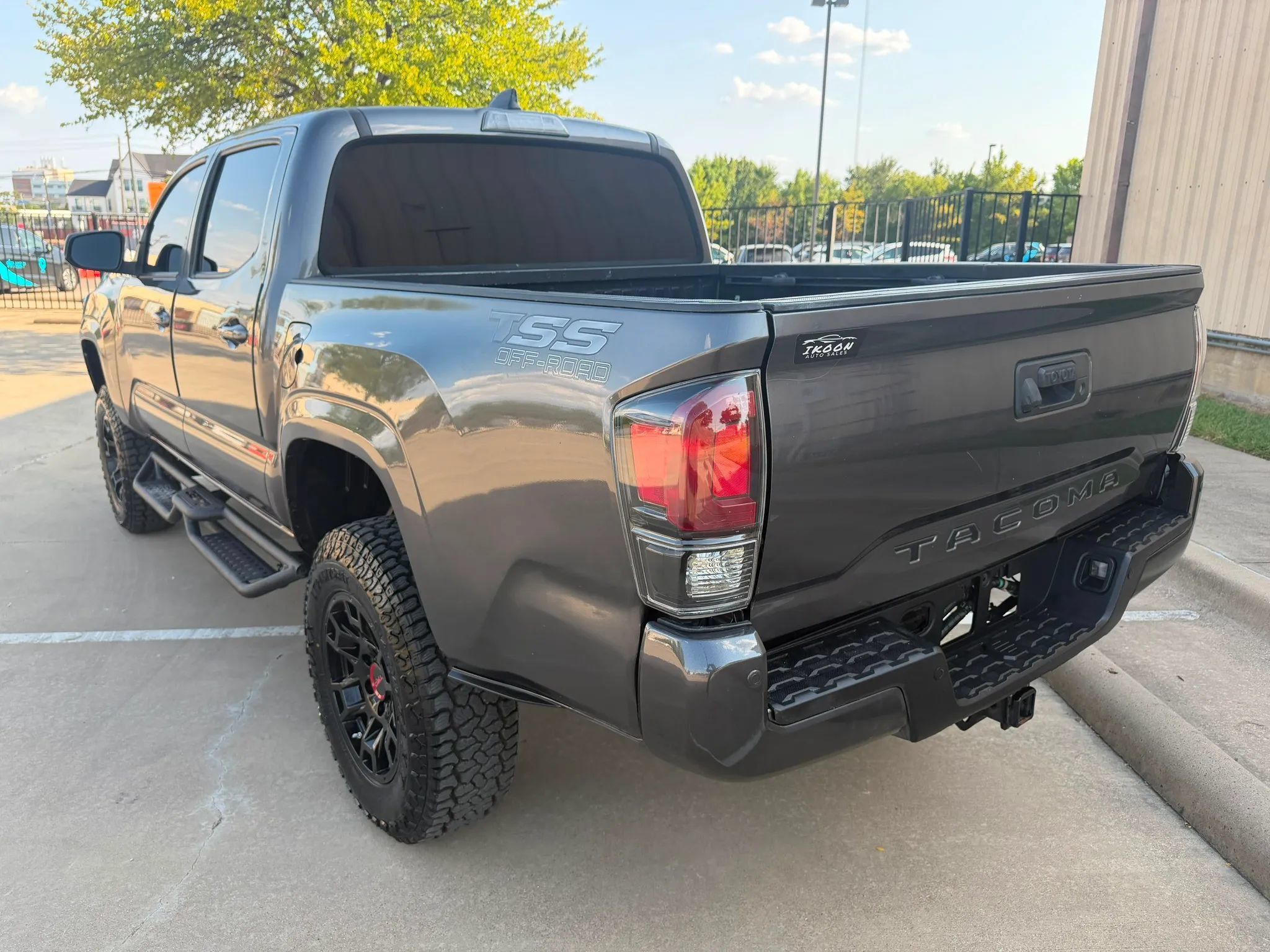 Used 2020 Toyota Tacoma SR w/ SR Convenience Package RWD image 7