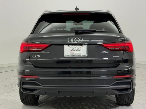 Certified 2025 Audi Q3 2.0T Premium image 10