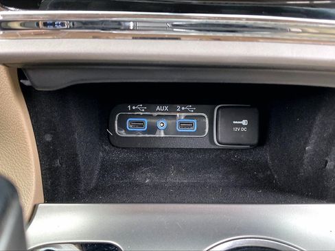 Used 2021 Jeep Grand Cherokee Limited image 22