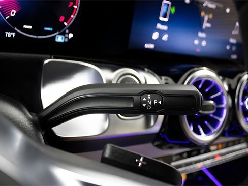 Used 2025 Mercedes-Benz GLB 250 image 15