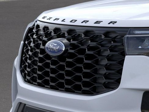 New 2026 Ford Explorer ST-Line w/ ST-Line Street Pack image 18