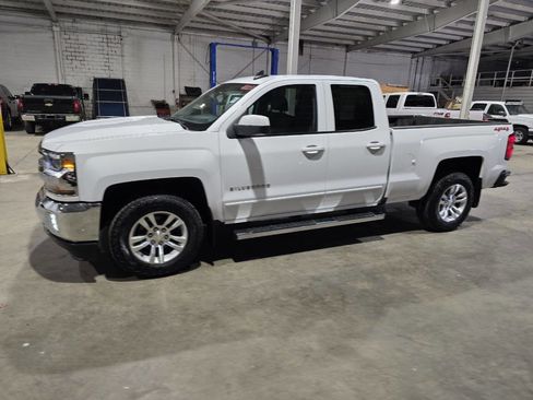Used 2019 Chevrolet Silverado 1500 LT w/ All Star Edition AWD/4WD image 3