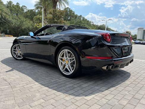 Used 2016 Ferrari California T RWD image 2