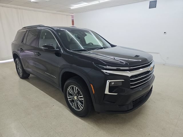 Used 2026 Chevrolet Traverse LT w/ Driver Confidence Package FWD image 3