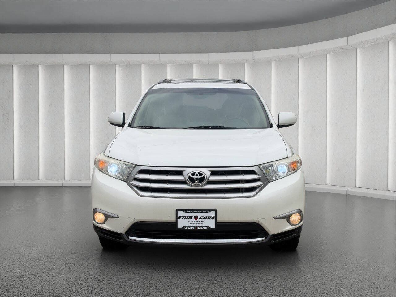 Used 2011 Toyota Highlander SE w/ Tow Pkg AWD/4WD image 8