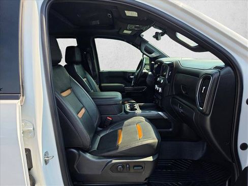 Used 2023 GMC Sierra 2500 AT4 w/ AT4 Premium Plus Package AWD/4WD image 10